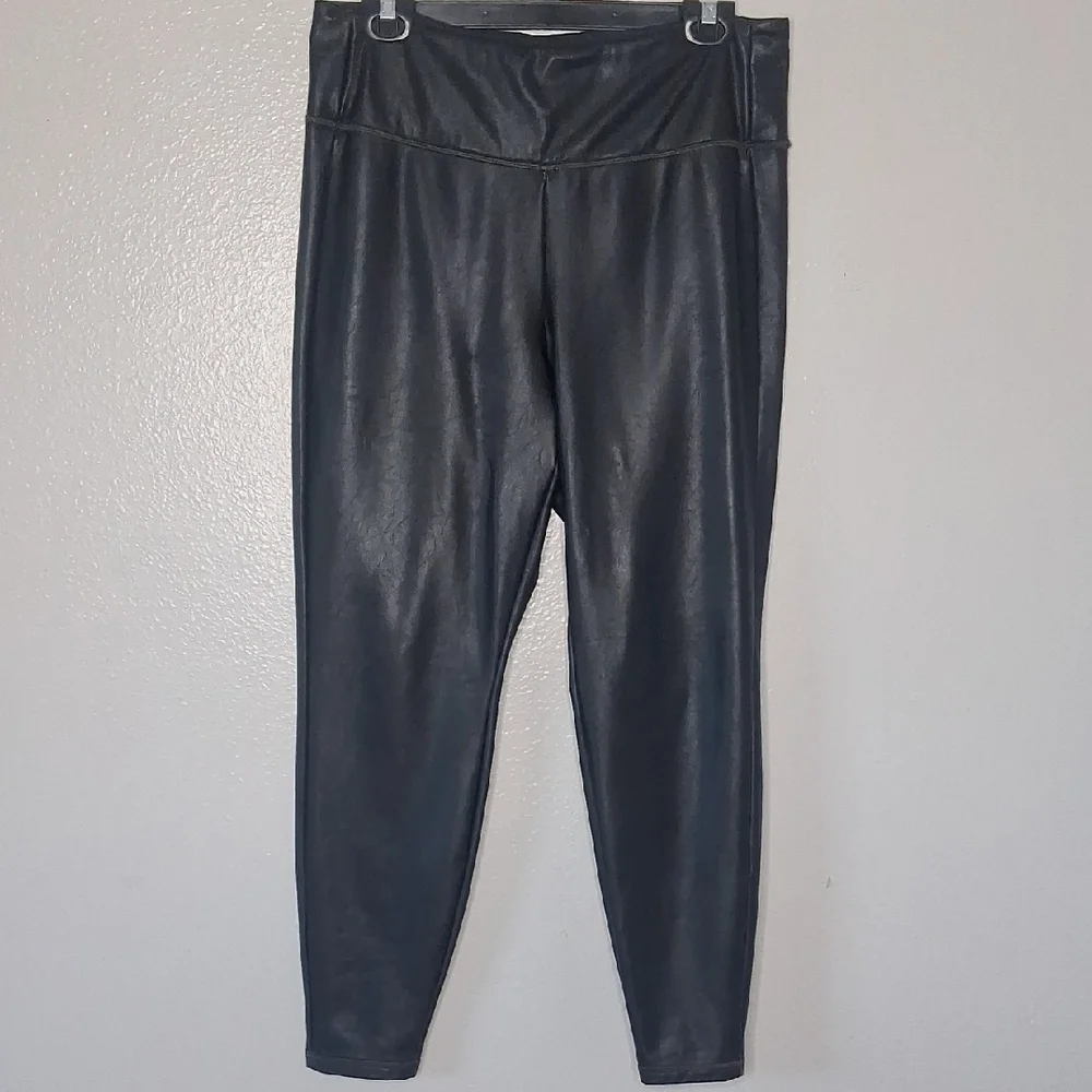 ATHLETA Black Faux Leather Pull On Chic Pants  Leggings Sz Large